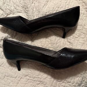 Life Stride Black Kitten Heels Pointy Toe Classic Pumps New!